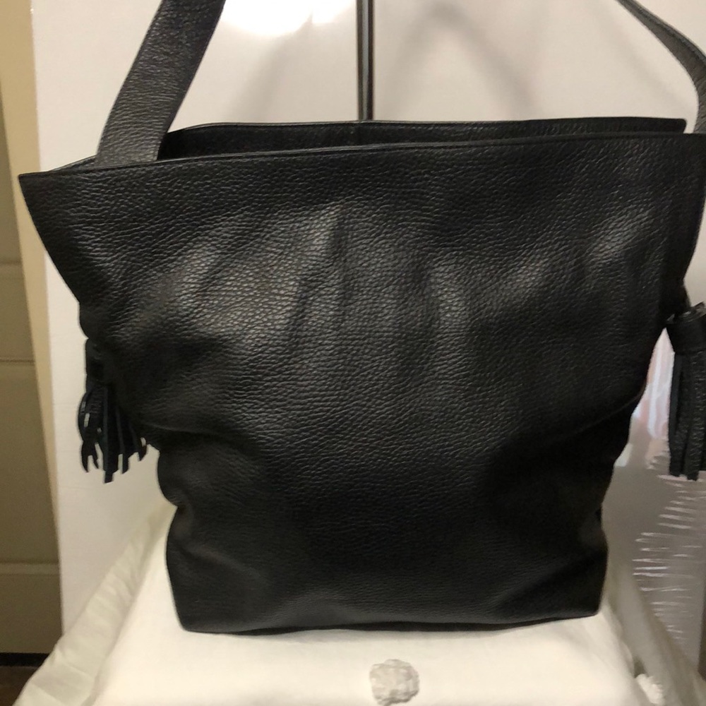GIORGIA MILANI black pebble black leather shoulder handbag. Large inside